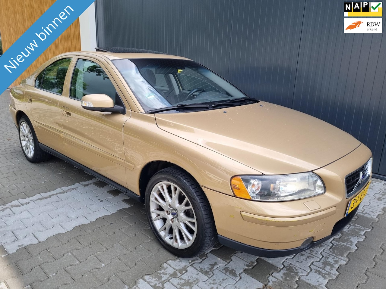 Volvo S60 - 2.4 Drivers Edition|Schuif-Kanteldak|Lmv - AutoWereld.nl