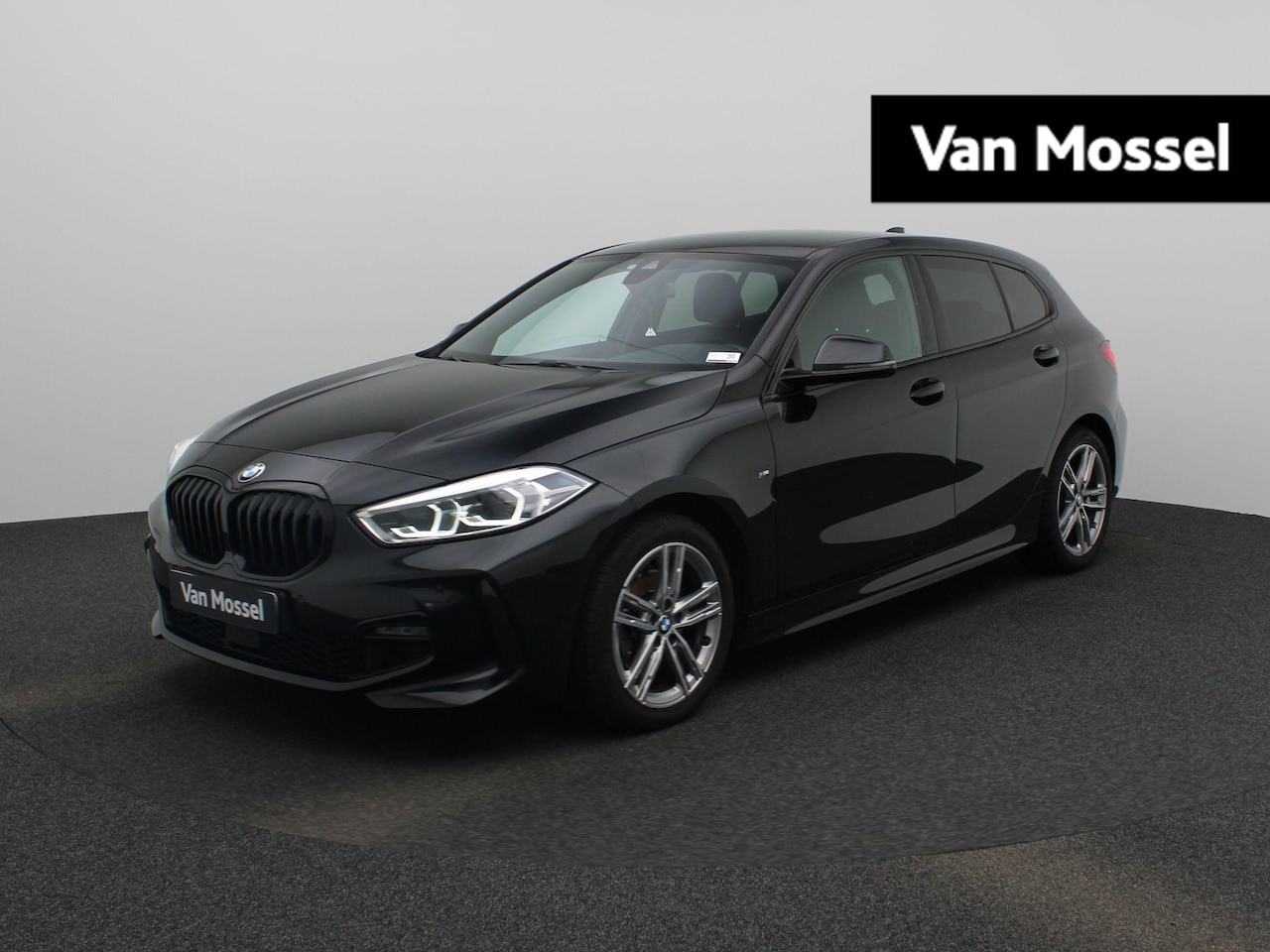 BMW 1-serie - Hatch 116iA | Climate Control | Parkeersensoren | Lichtmetalen Velgen | - AutoWereld.nl