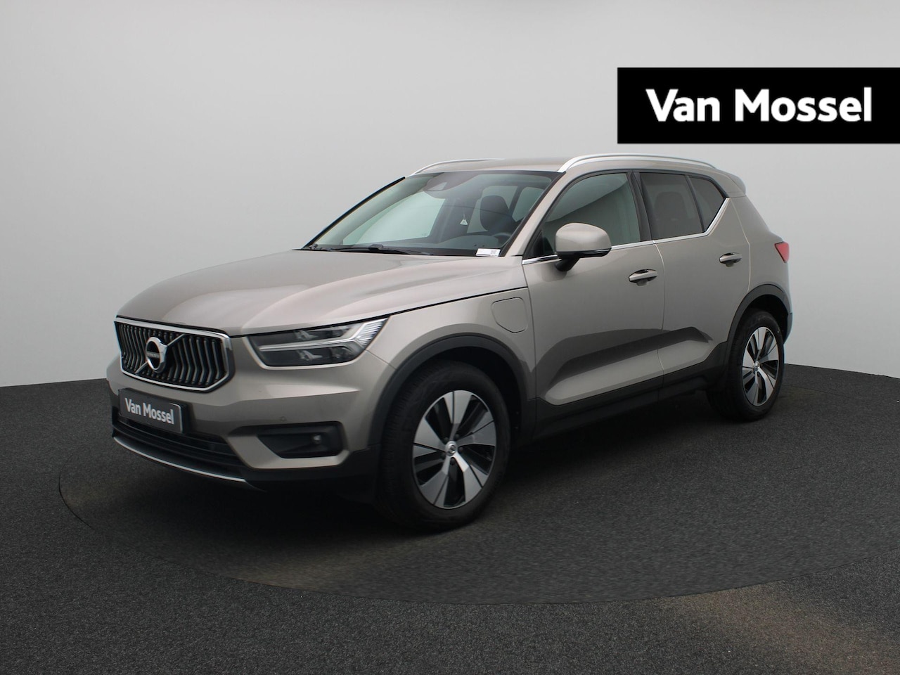 Volvo XC40 - 1.5 T4 Recharge Inscription | STUURVERWARMING | STOELVERWARMING | ELEKTRISCHE ACHTERKLEP | - AutoWereld.nl