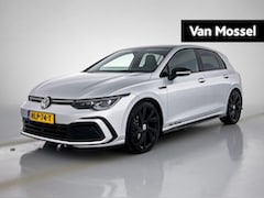 Volkswagen Golf - 1.5 eTSI R-Line Business | PANORAMADAK | IQ LIGHTS | STOEL + STUURVERWARMING | APPLE CARPL
