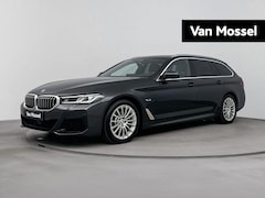 BMW 5-serie Touring - 530e xDrive Business Edition Plus | Panoramadak | Camera | Lederen Bekleding | Stoelverwar
