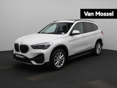 BMW X1 - sDrive18i Executive AUTOMAAT | PANO-SCHUIFDAK | TREKHAAK | NAVIGATIE | CAMERA | KLIMAATREG