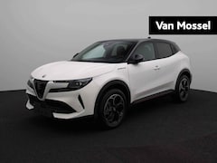 Alfa Romeo Junior - 1.2 Turbo Hybrid Ibrida Speciale | Navigatie | Parkeersensoren | Camera | Apple Carplay/An