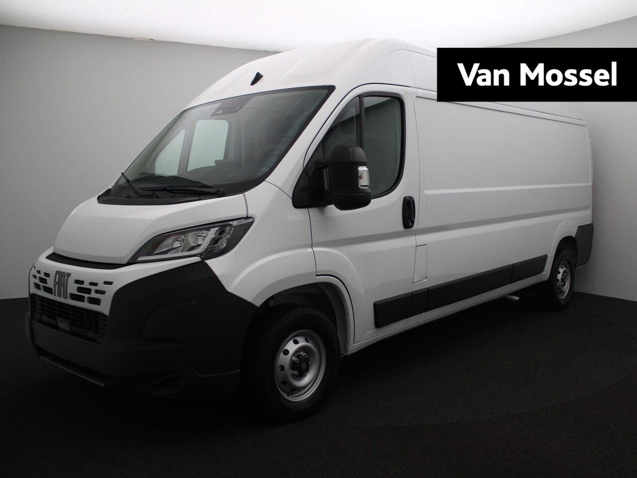 Fiat Ducato - 2.2 MultiJet 140 S&S L3H2 3.3t | Trekhaak | Houten Vloer | Parkeersensoren | Tweezitsbank - AutoWereld.nl