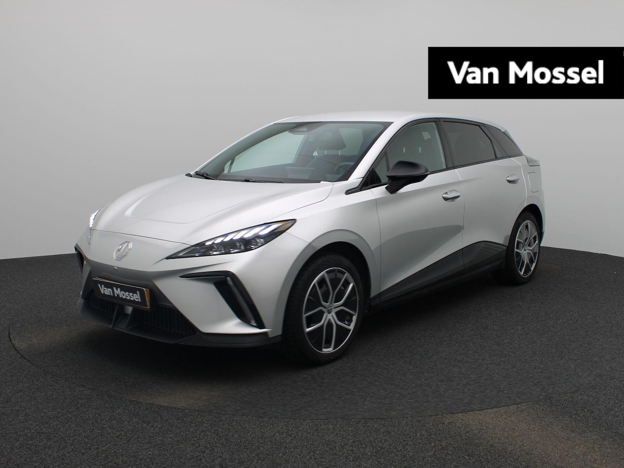 MG MG4 Electric - Luxury 64 kWh - AutoWereld.nl