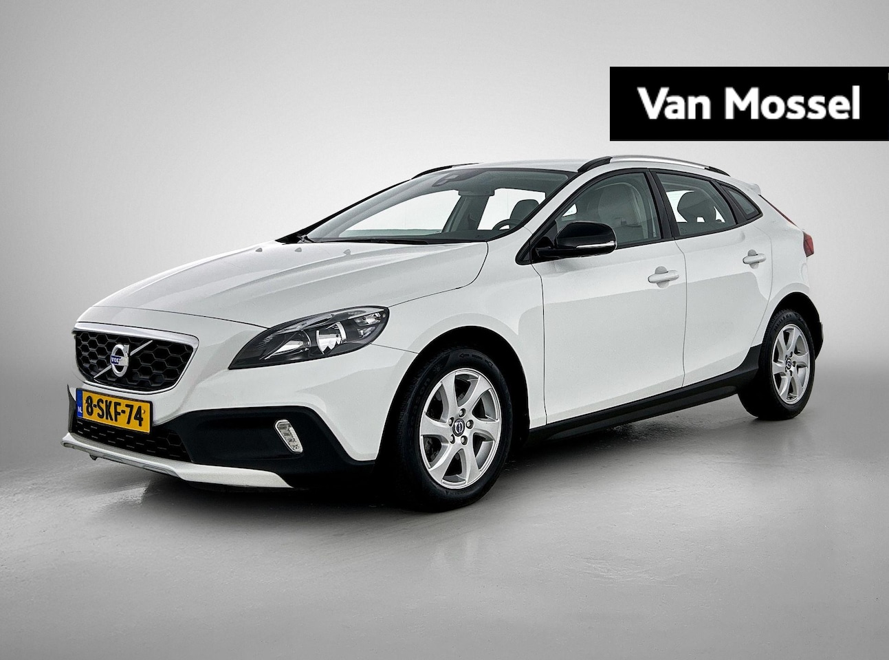 Volvo V40 Cross Country - 1.6 T4 Momentum 1.6 T4 Momentum - AutoWereld.nl