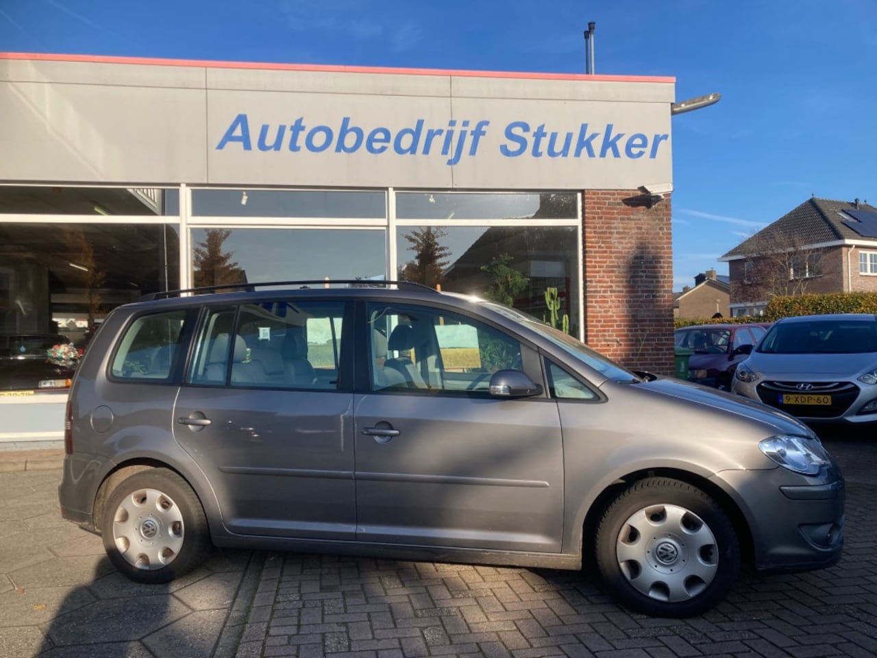 Volkswagen Touran - 1.9 TDI DSG-Automaat 5 Seat  LEZEN - AutoWereld.nl