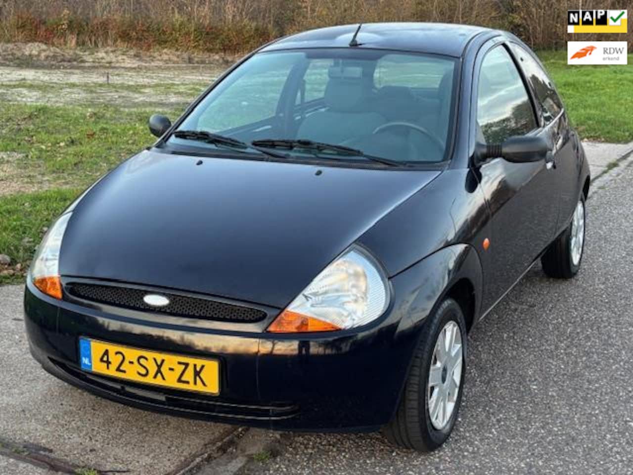 Ford Ka - 1.3 Futura Stuurbekr. Airco Electric pakket Audio/CD Getint glas ABS Colorpakket Dealerond - AutoWereld.nl