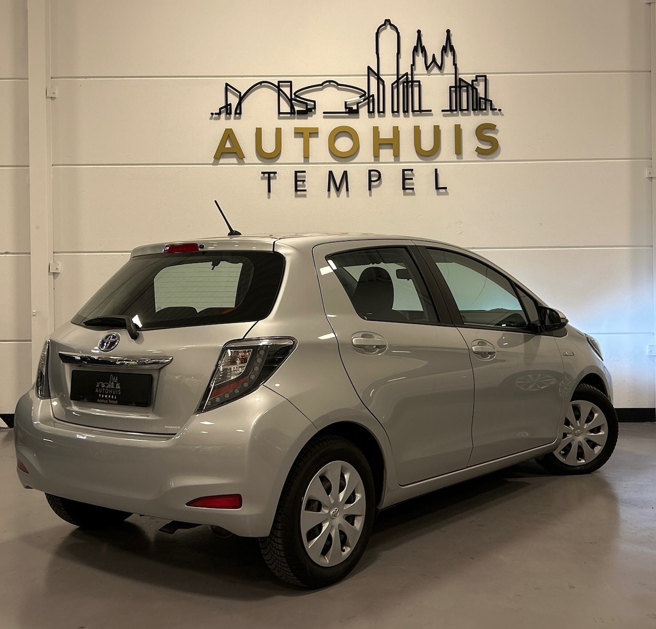Toyota Yaris - 1.5 Full Hybrid Aspiration Airco Automaat Climate Camera 5Deurs Isofix Nwe Apk - AutoWereld.nl