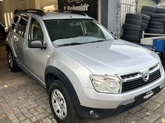 Dacia Duster - 1.6 Lauréate 2wd Kleine rijd bare schade achterkant