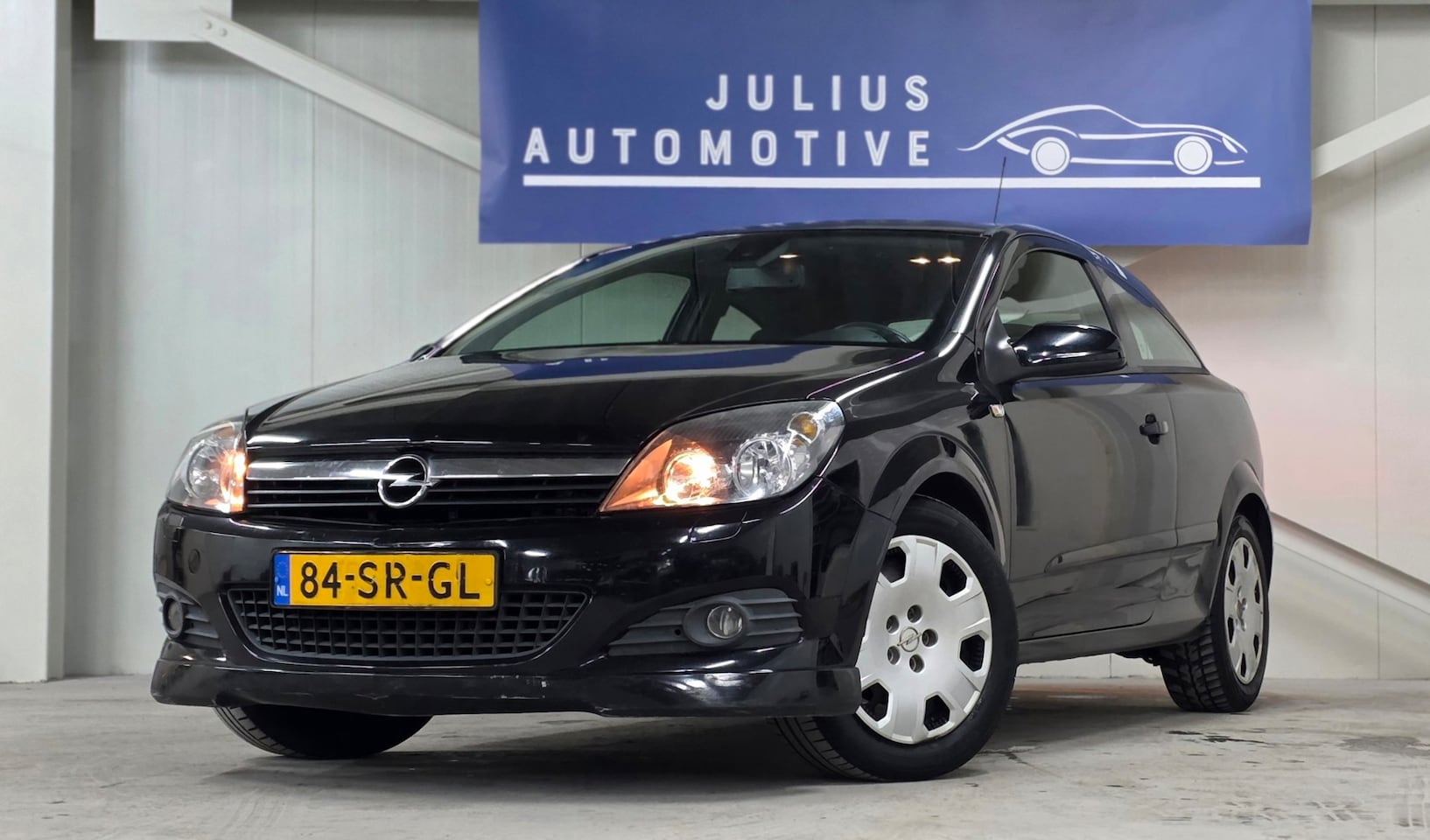 Opel Astra GTC - 1.6 Executive Clima Nieuwe APK Zeer Netjes! - AutoWereld.nl