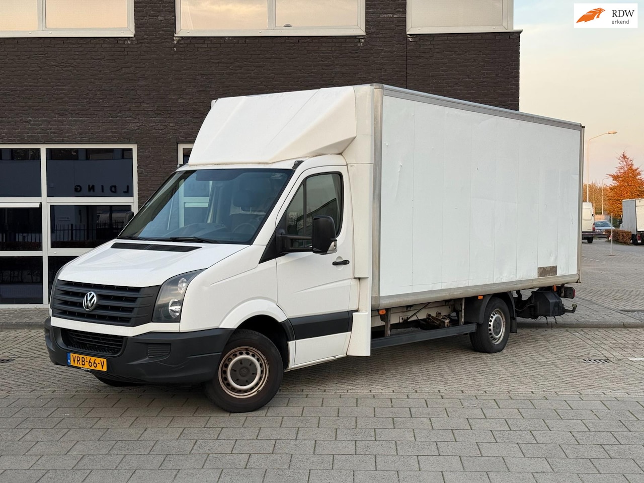 Volkswagen Crafter - 35 2.0 TDI L3H1 BM | Bakwagen | laadklep - AutoWereld.nl