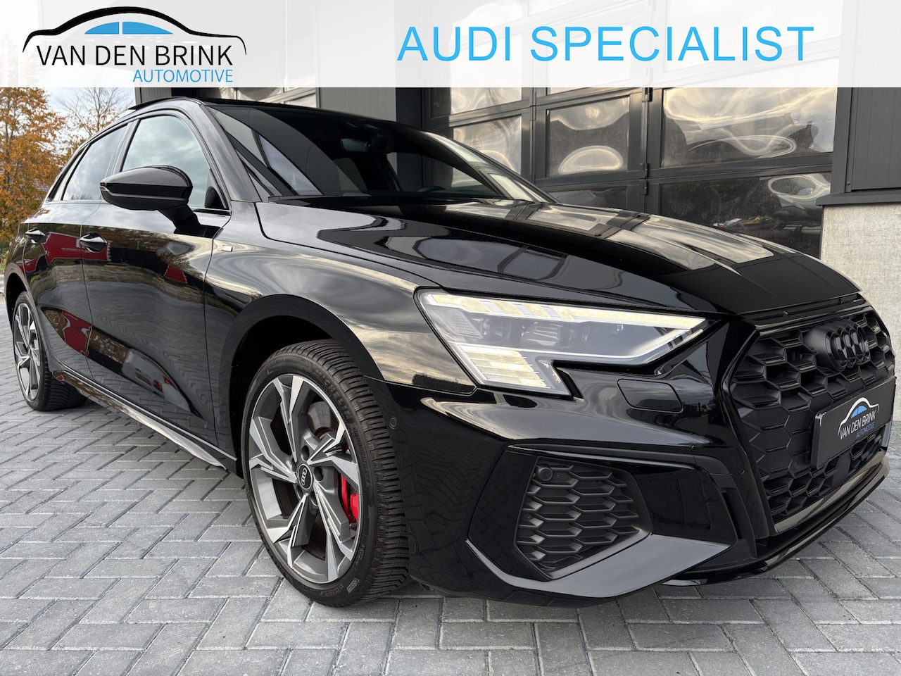 Audi A3 Sportback - 45 TFSIe 245 pk S-line Matrix Pano Sfeer - AutoWereld.nl