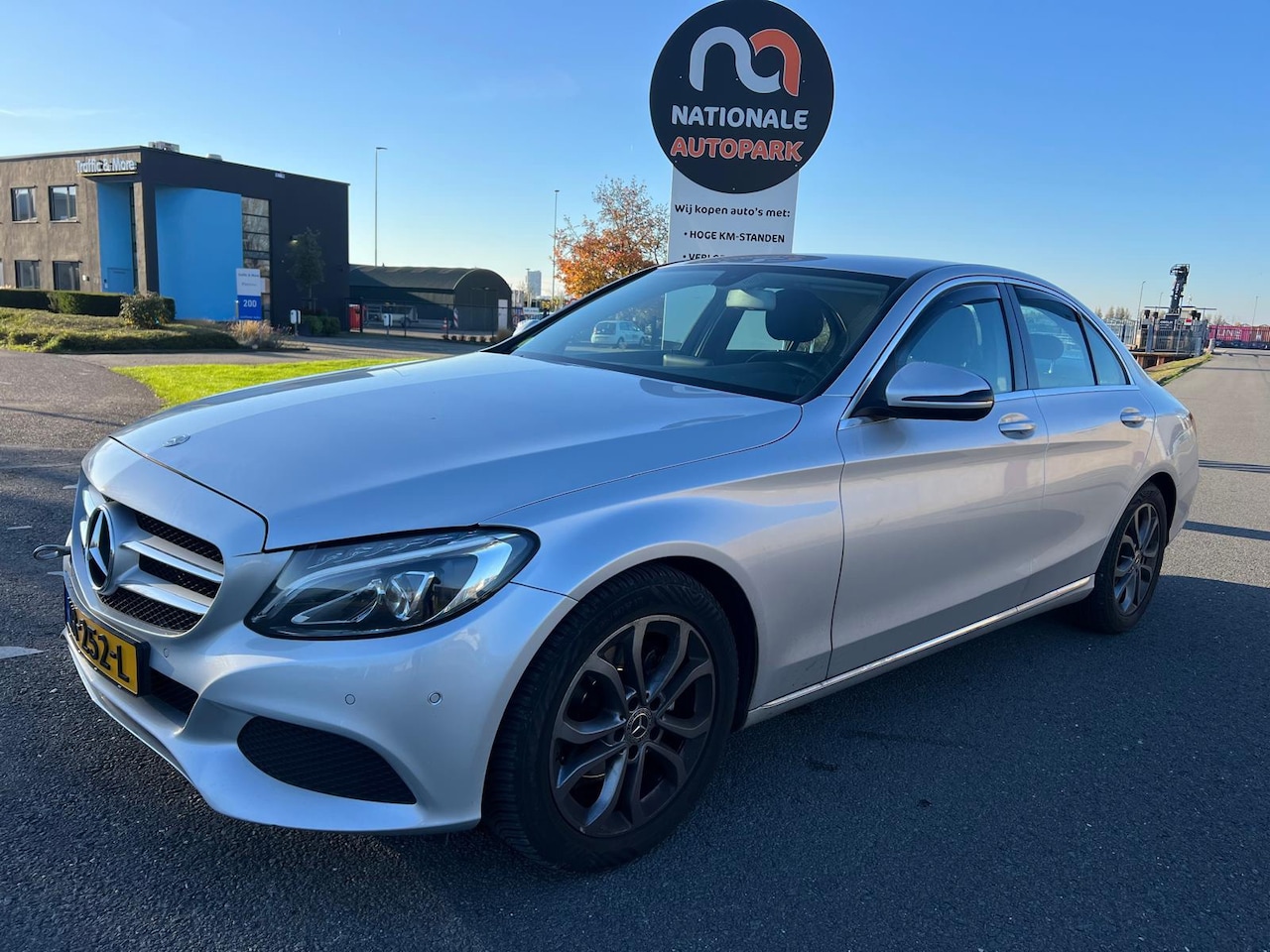 Mercedes-Benz C-klasse - 2019 * 180 CDI Business Solution * 1 CILINDER DEFECT * EXPORT & HANDEL - AutoWereld.nl