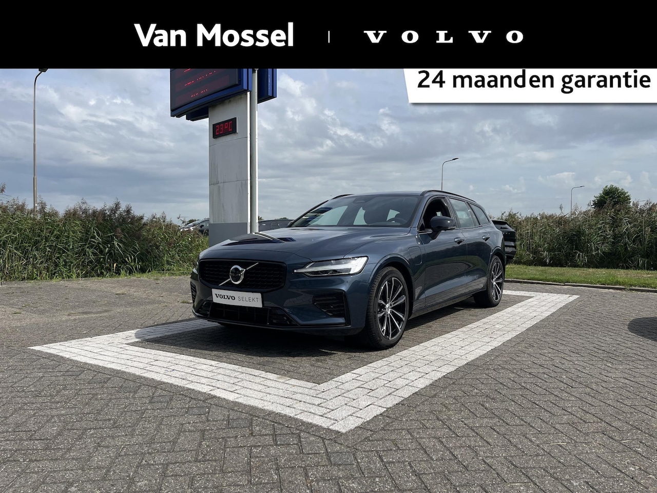 Volvo V60 - T6 Plug-in hybrid AWD Plus Dark | Harman/Kardon | Trekhaak | Memoryseats | Keyless Entry | - AutoWereld.nl