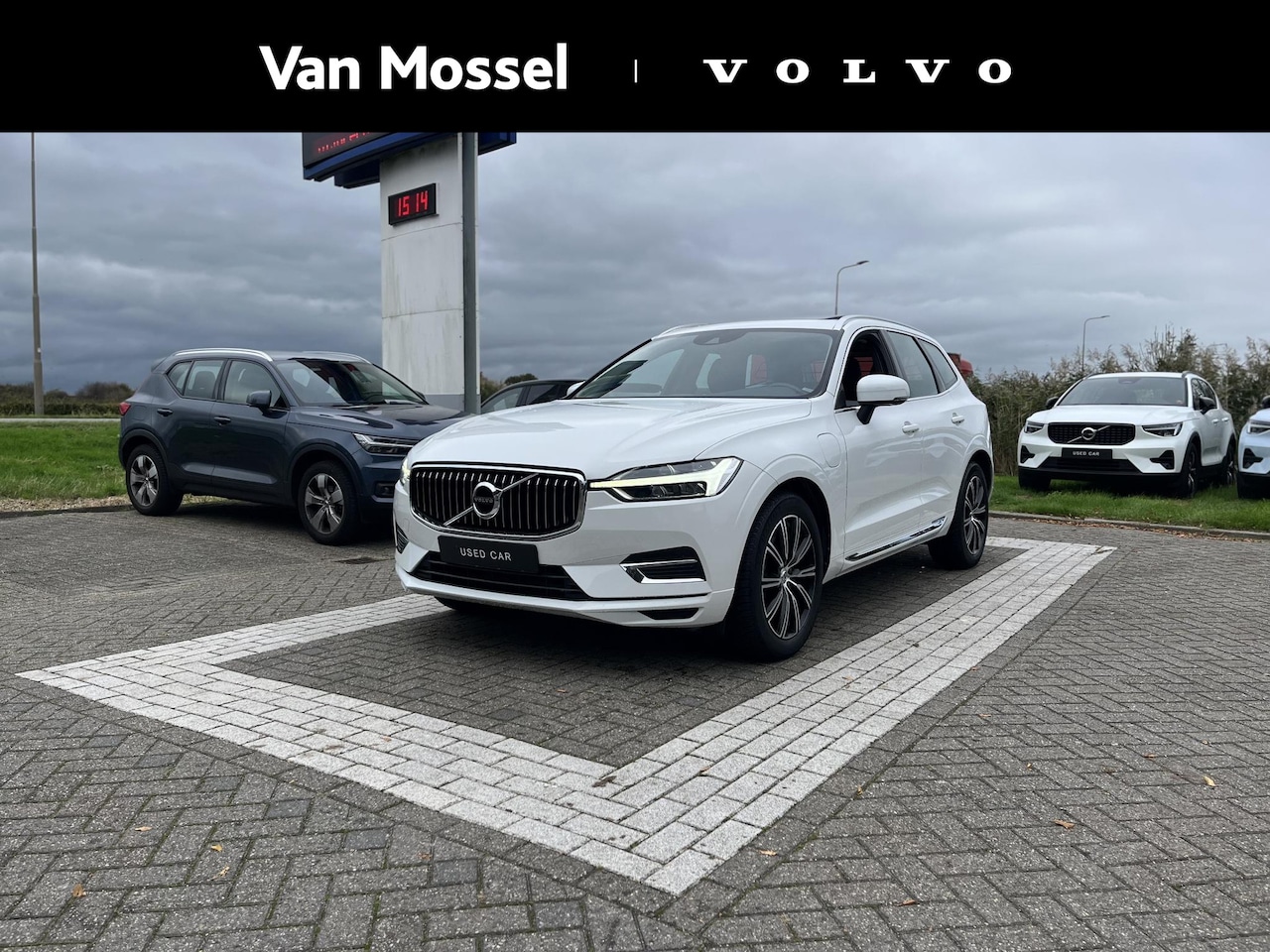 Volvo XC60 - T8 Twin Engine AWD Inscription | Luchtvering | Stoelmassage | Panorama dak | - AutoWereld.nl