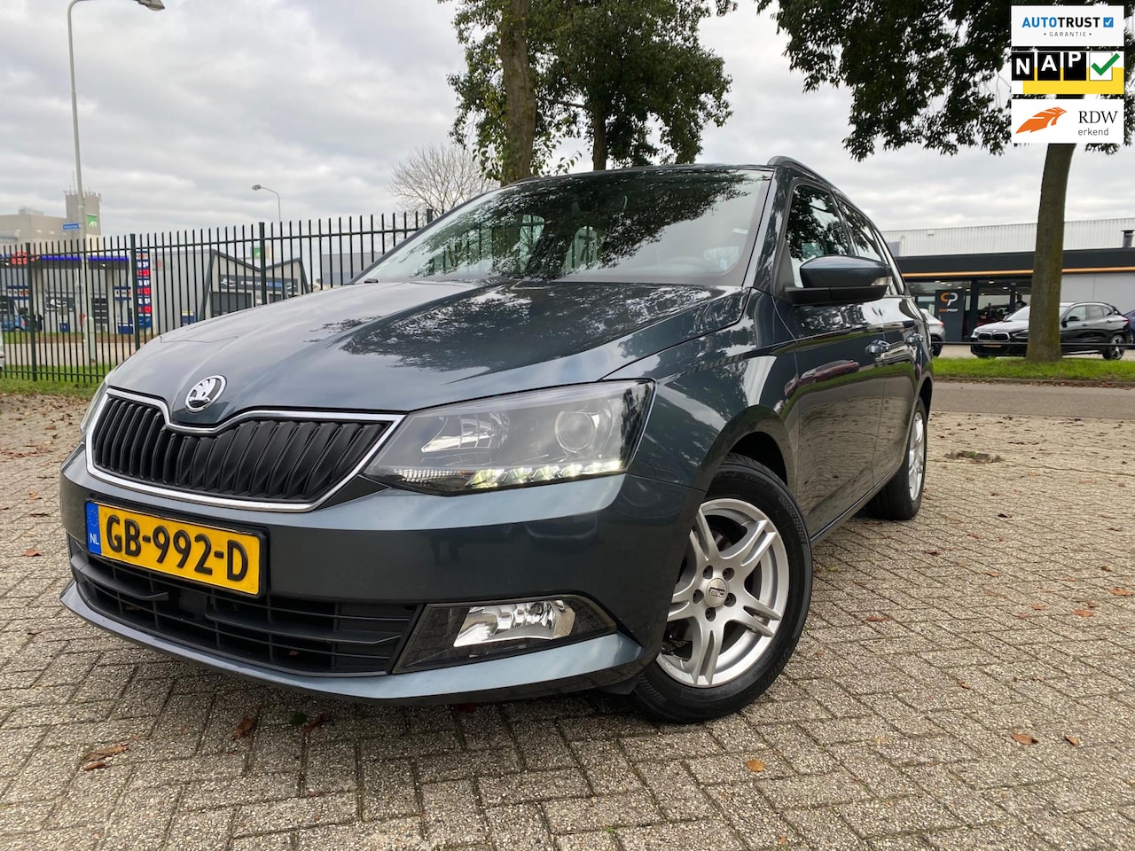 Skoda Fabia - 1.2 TSI First Edition Style Cruise airco Trekhaak - AutoWereld.nl