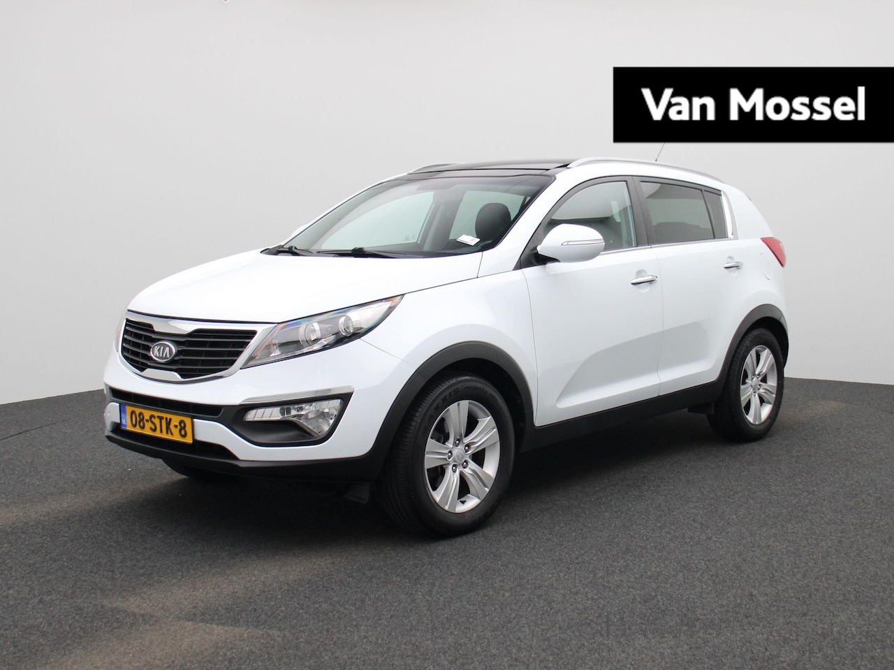 Kia Sportage - 2.0 X-ecutive Plus Pack | Climate Control | Cruise Control | Panoramadak | Parkeersensoren - AutoWereld.nl