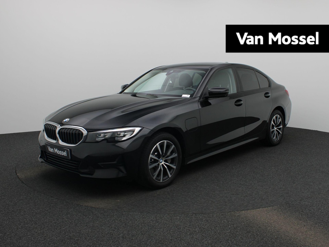 BMW 3-serie - 330e High Executive | Automaat | LMV | Navigatie | Ledere | Parkeer sensoren | Elec. achte - AutoWereld.nl