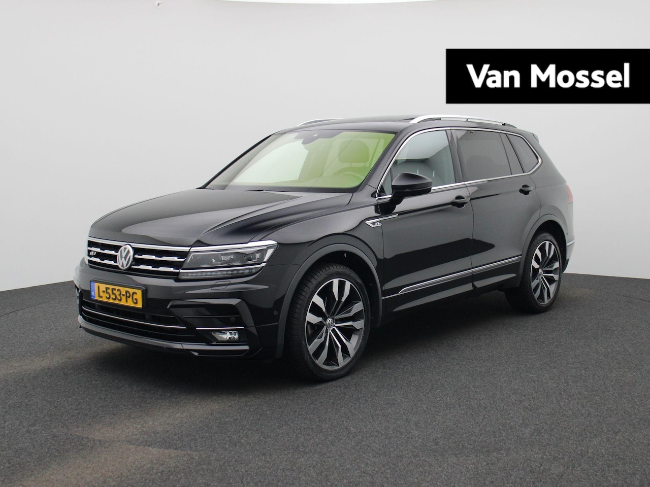 Volkswagen Tiguan Allspace - 1.5 TSI Highline Business R 7p. | R-LINE| PANO-SCHUIFDAK | ACHTERUITRIJCAMERA | NAVIGATIE - AutoWereld.nl