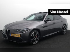 Alfa Romeo Giulia - 2.0 T GME AWD Veloce | Panoramadak | Lederen sportstoelen | Achteruitrijcamera | Navigatie