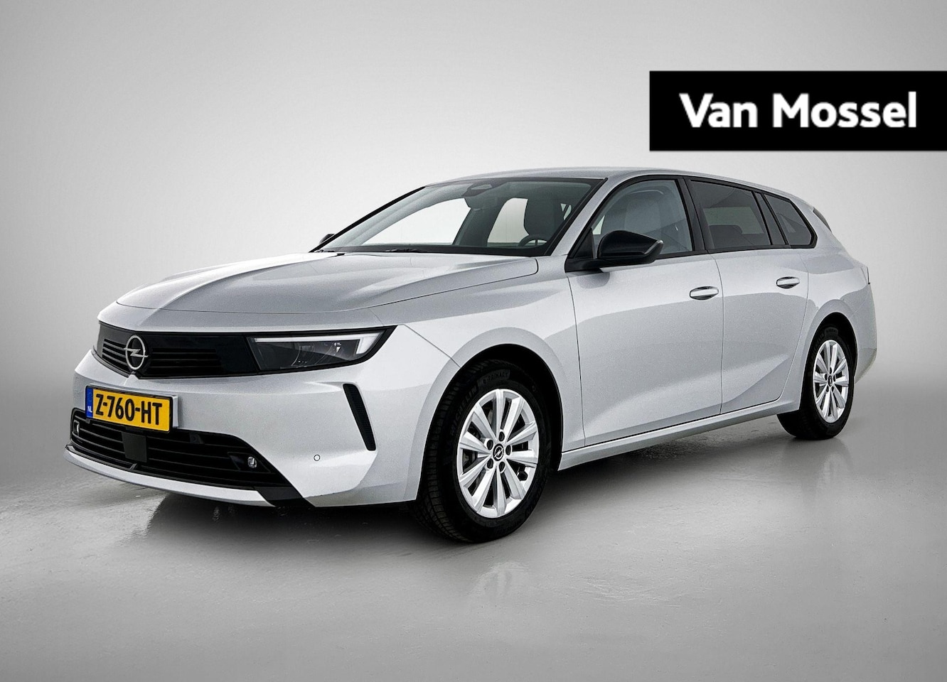 Opel Astra Sports Tourer - 1.2 Level 2 | 130pk | Parkeersensoren | Navigatie | Slechts 23.000km! | - AutoWereld.nl