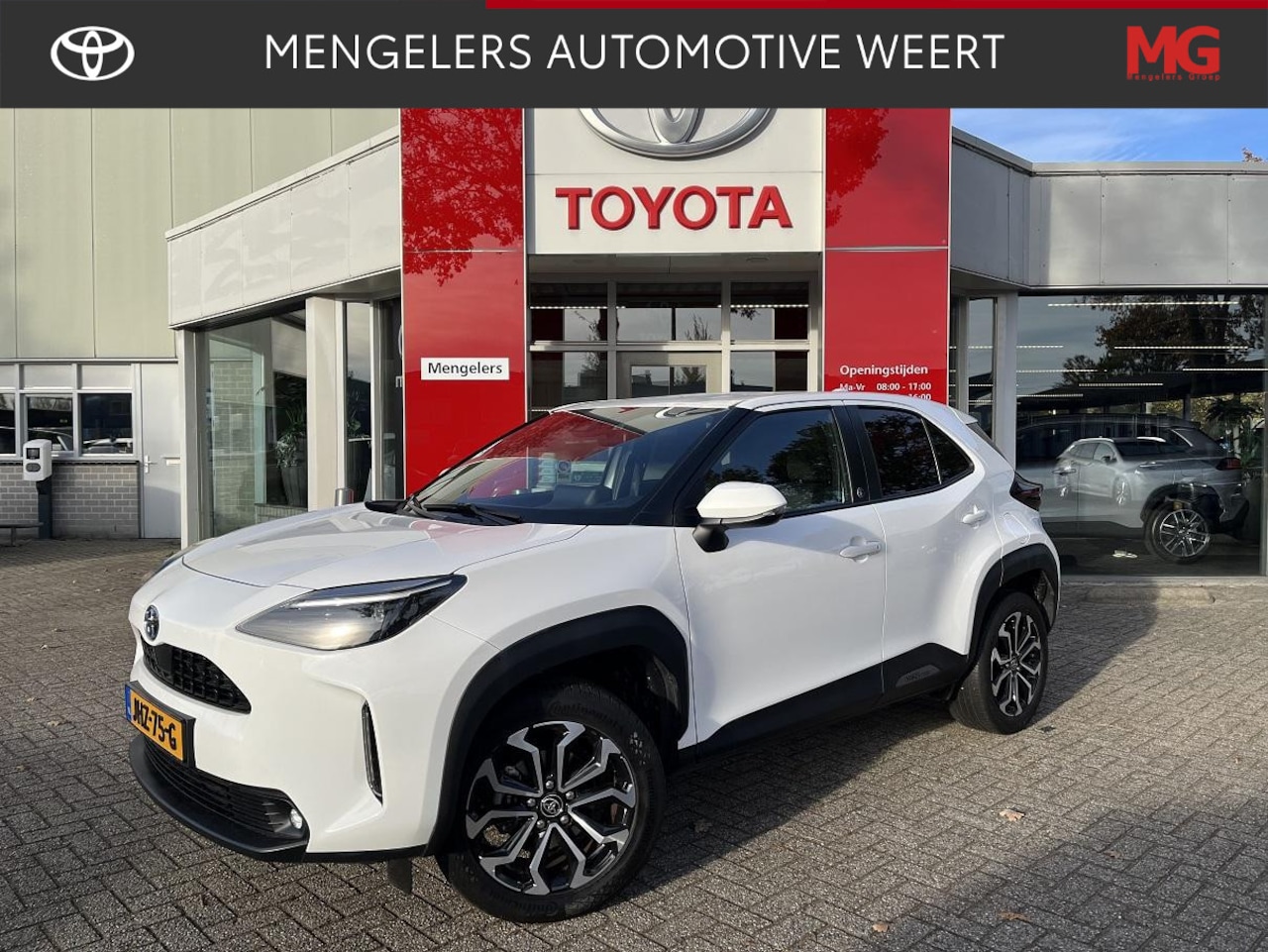 Toyota Yaris Cross - 1.5 Hybrid Dynamic | Rijklaar | Stoel en stuurverwarming,| Draadloos telefoon laden - AutoWereld.nl