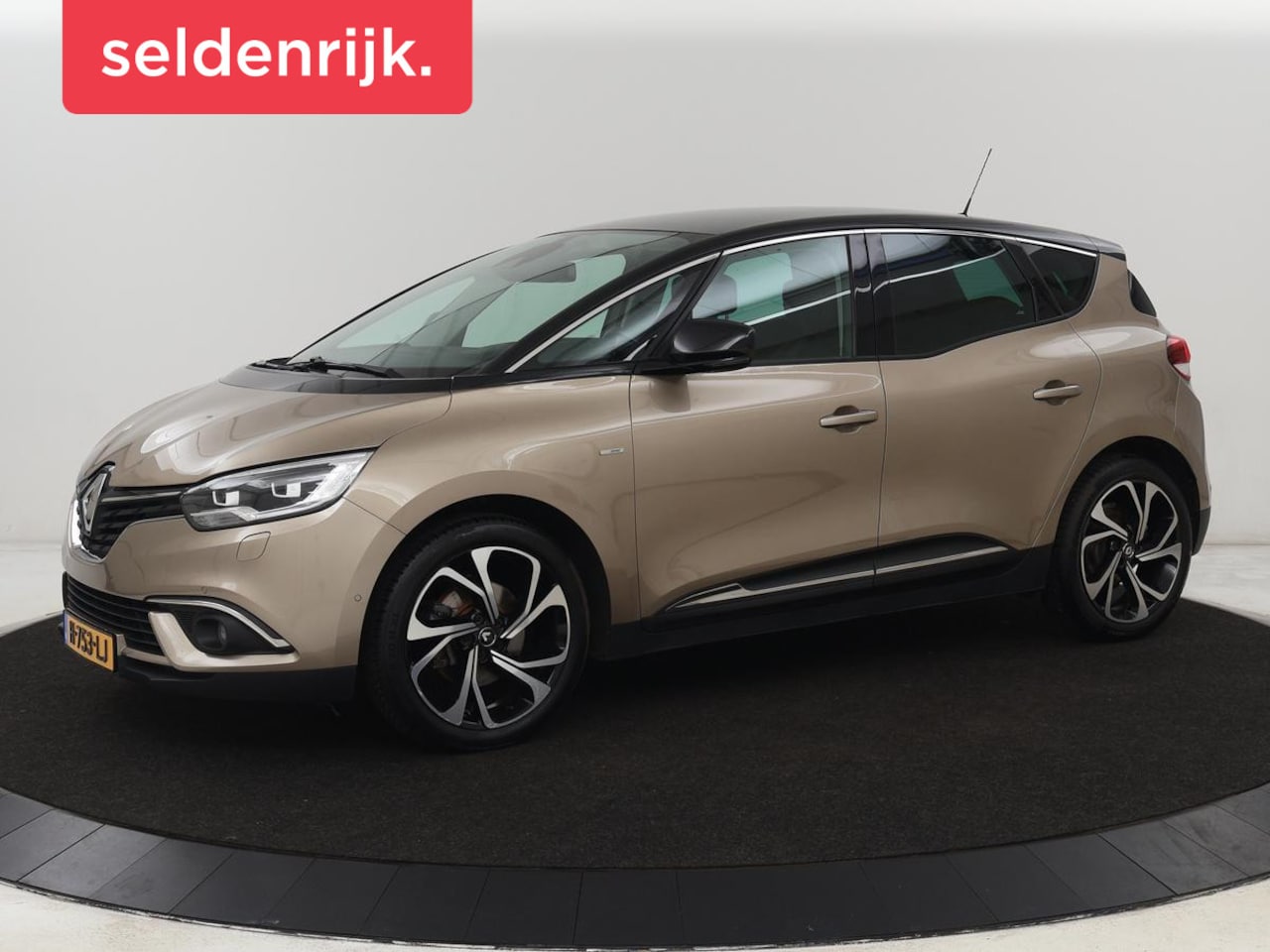 Renault Scénic - 1.3 TCe Bose | Leder | Trekhaak | Stoel & stuurverwarming | Head-Up | Camera | Massage | C - AutoWereld.nl