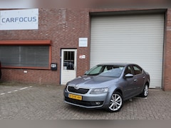 Skoda Octavia - 1.2 TSI Greentech Elegance Businessline Navi 3e eigenaar NAP Keyless PDC Airco APK