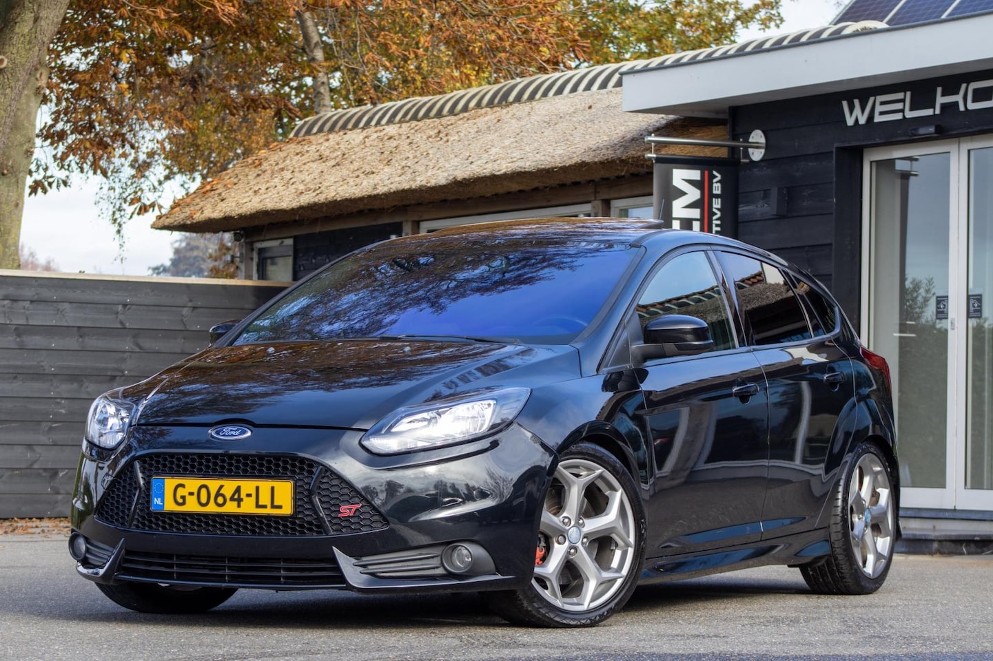 Ford Focus - 2.0 EcoBoost ST-2 Schuifdak I Revo Technik Tuning I Recaro I Sony Audio I Parkeersensoren - AutoWereld.nl