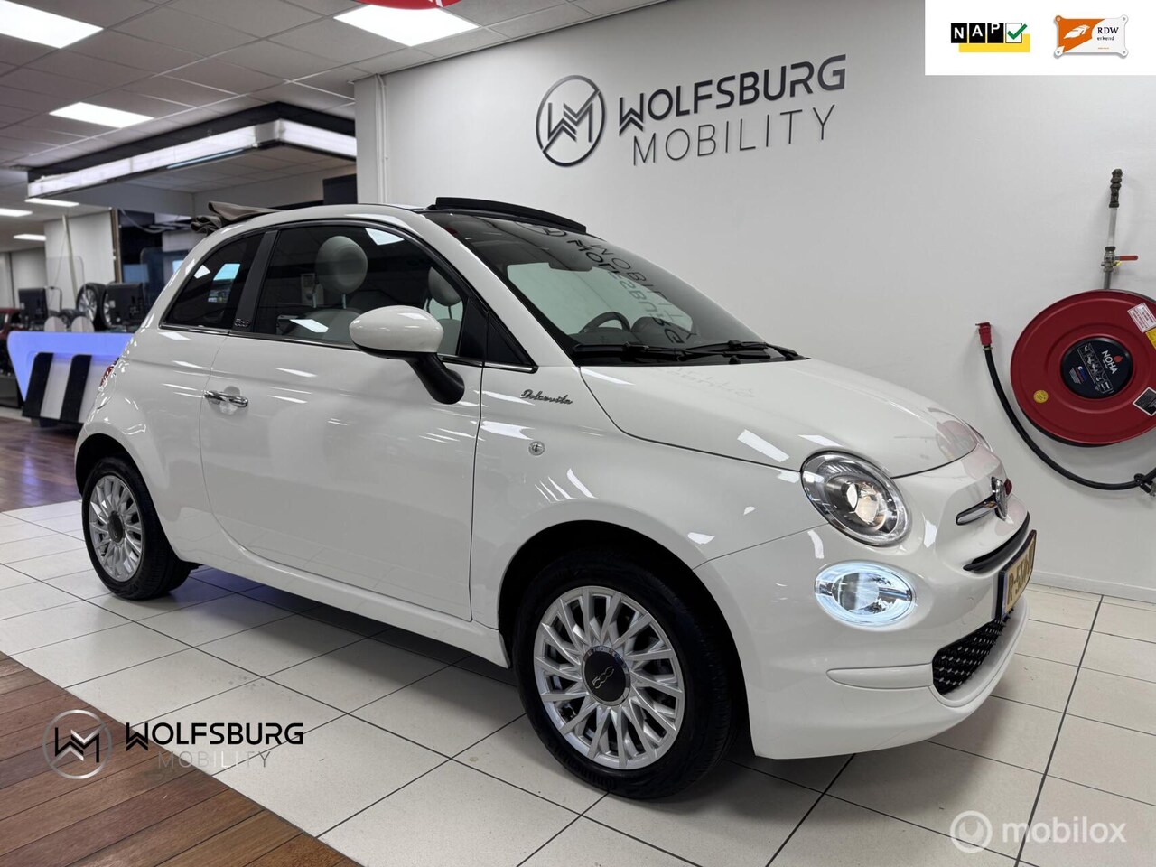 Fiat 500 C - 1.0 Hybrid Dolcevita|1ste eig.|Nap|Cabrio|Climate&Cruise|Org. NL - AutoWereld.nl