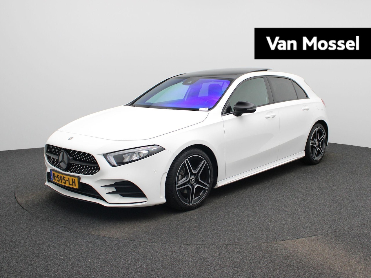 Mercedes-Benz A-klasse - 180 Business Solution AMG | NIGHT PAKKET | PANORAMA/SCHUIF-KANTELDAK | SFEERVERLICHTING | - AutoWereld.nl