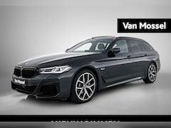 BMW 5-serie Touring - 530e High Executive | PANORAMADAK | ACHTERUITRIJCAMERA | ELEKTRISCHE KOFFERKLEP | LEDEREN