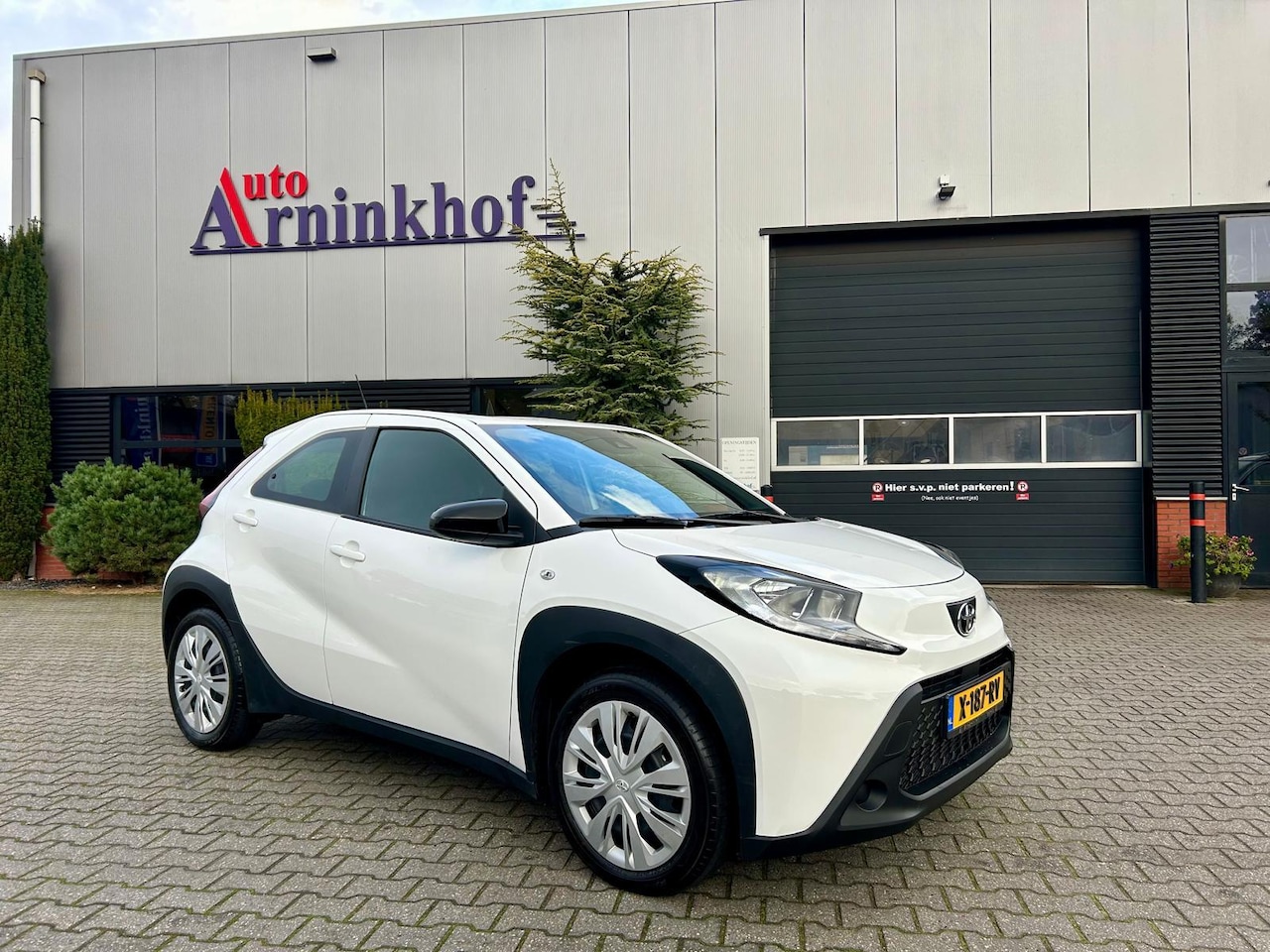 Toyota Aygo X - 1.0 VVT-i MT Play BTW / NL Auto - AutoWereld.nl
