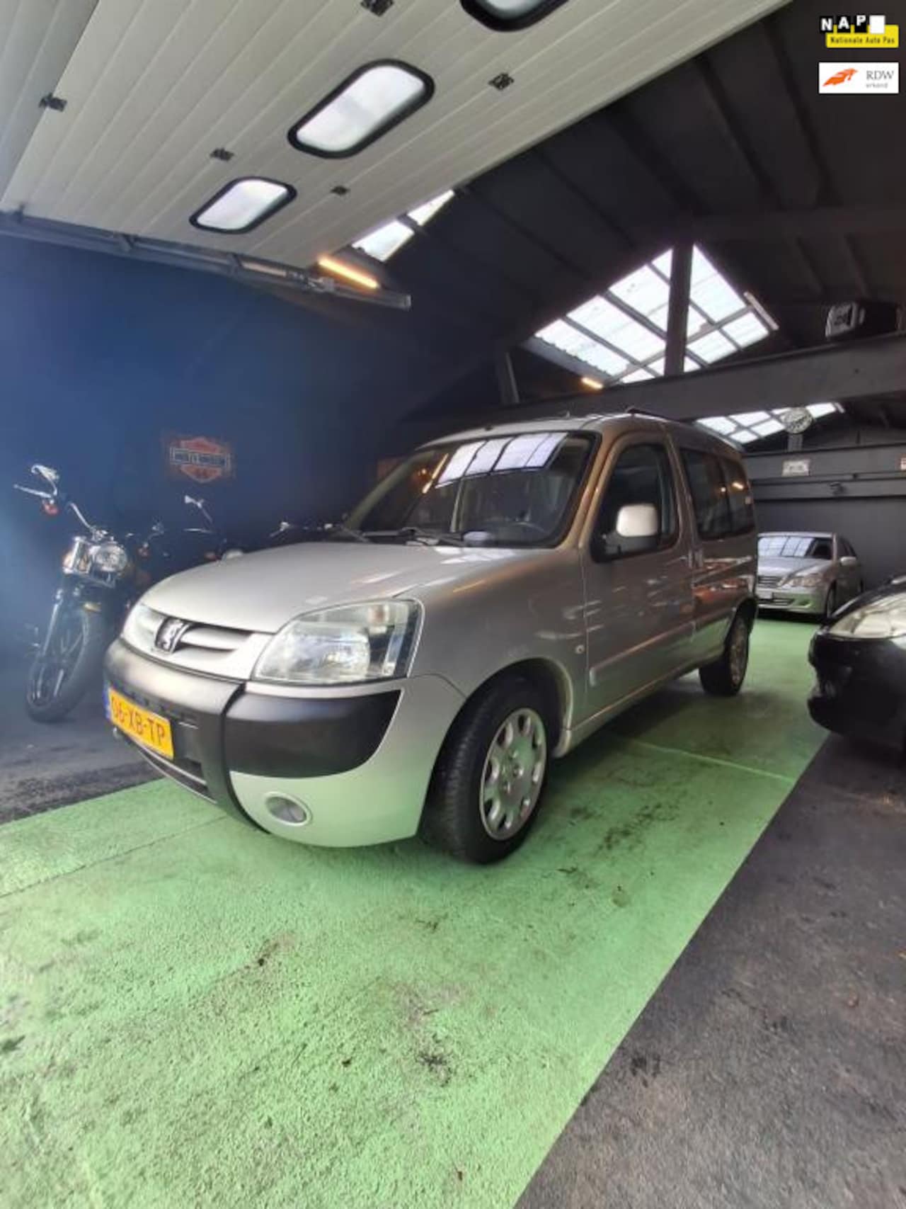 Peugeot Partner MPV - 1.6-16V Zenith 4 1.6-16V Zenith 4 - AutoWereld.nl