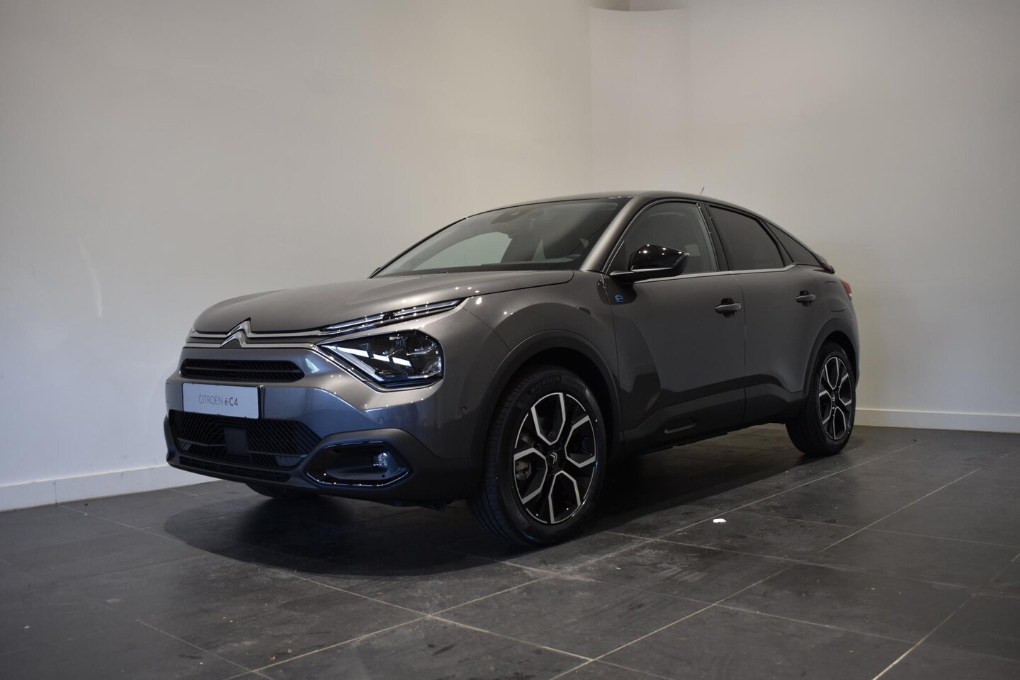 Citroën Ë-C4 - Shine 50 kWh Camera/ leder & verwarmde massage stoelen/ head-up display/ 3 Fase - AutoWereld.nl