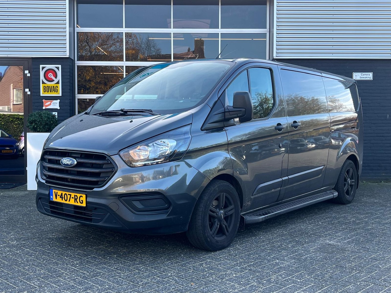 Ford Transit Custom - 300 2.0 TDCI L2H2 Ambiente 300 2.0 TDCI L2H2 Ambiente, Airco, Bluetooth, Cruise, Camera, Trekhaak, NAP - AutoWereld.nl