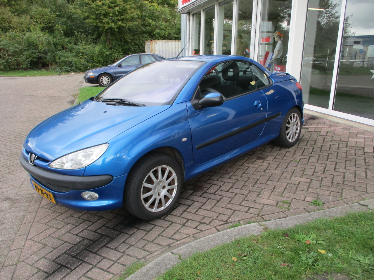 Peugeot 206 CC - 1.6-16V Dak werkt. Zo mee. APK Nieuw! - AutoWereld.nl