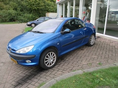 Peugeot 206 CC - 1.6-16V Dak werkt. Zo mee. APK Nieuw