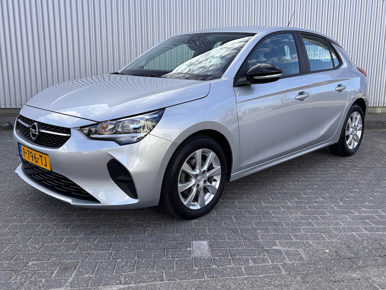 Opel Corsa - 1.2 100PK | Edition | Cruise control | 16 inch LMV | Apple carplay / Android auto | Apple - AutoWereld.nl