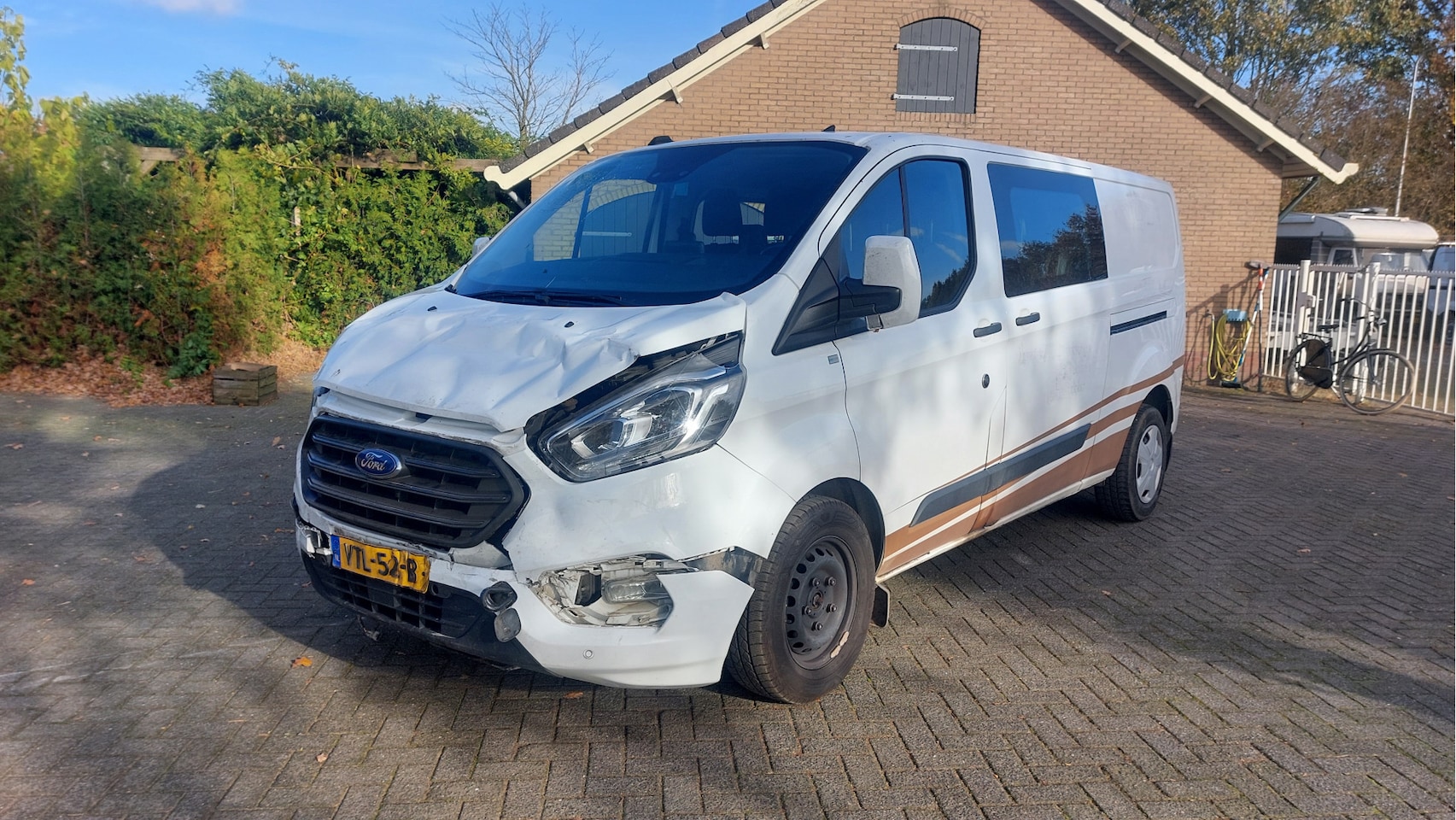 Ford Transit Custom - 320 2.0 TDCI L2H1 Trend DC AIRCO BJ 2023 - AutoWereld.nl
