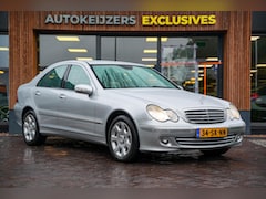 Mercedes-Benz C-klasse - 180 K. Elegance Airco Navi Parkeersensoren 16"L.M. Multifunctioneel stuurwiel