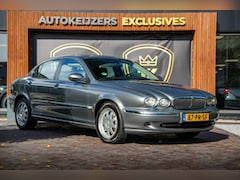 Jaguar X-type - 2.5 V6 Stuurwielbed. Airco 16"L.M. Radio/CD Parkeersensoren
