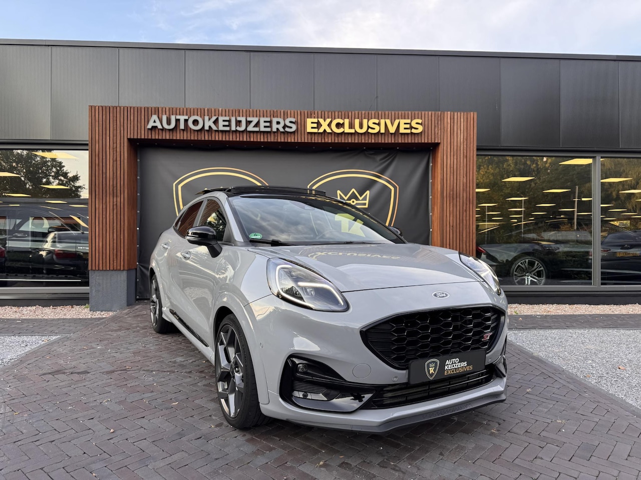 Ford Puma - 1.5 EcoBoost ST-X 200PK Grey matter Pano Kuipstoelen 19” - AutoWereld.nl