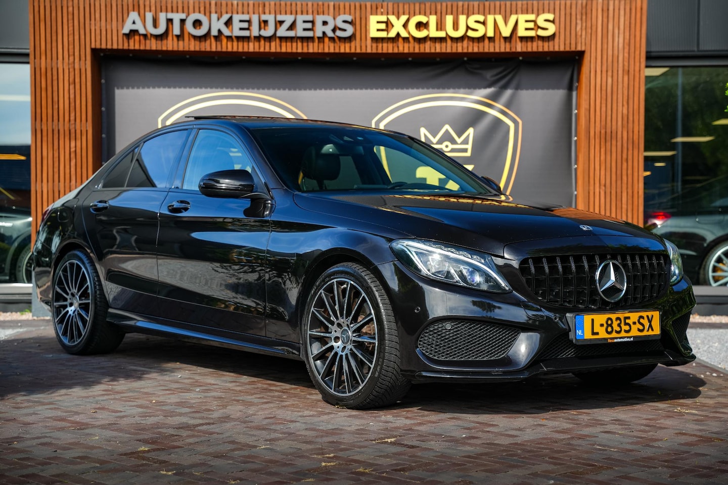 Mercedes-Benz C-klasse - 400 4MATIC AMG Panodak Leer Navigatie Cruise Stoelverw. - AutoWereld.nl