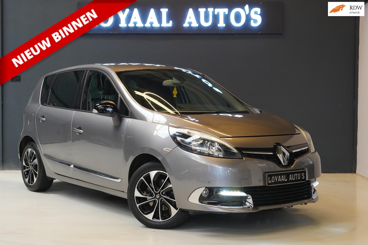 Renault Scénic - 1.2 TCe Bose | NAVI | AIRCO | CRUISE | TREKHAAK | PDC | LEER | APK. - AutoWereld.nl