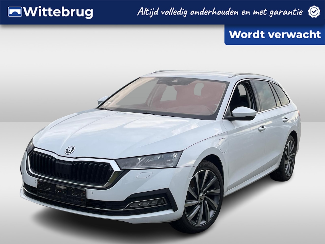 Skoda Octavia Combi - 1.4 TSI 204PK DSG iV PHEV Business Edition / Memory Seats /  LED Matrix / Head-Up Display - AutoWereld.nl