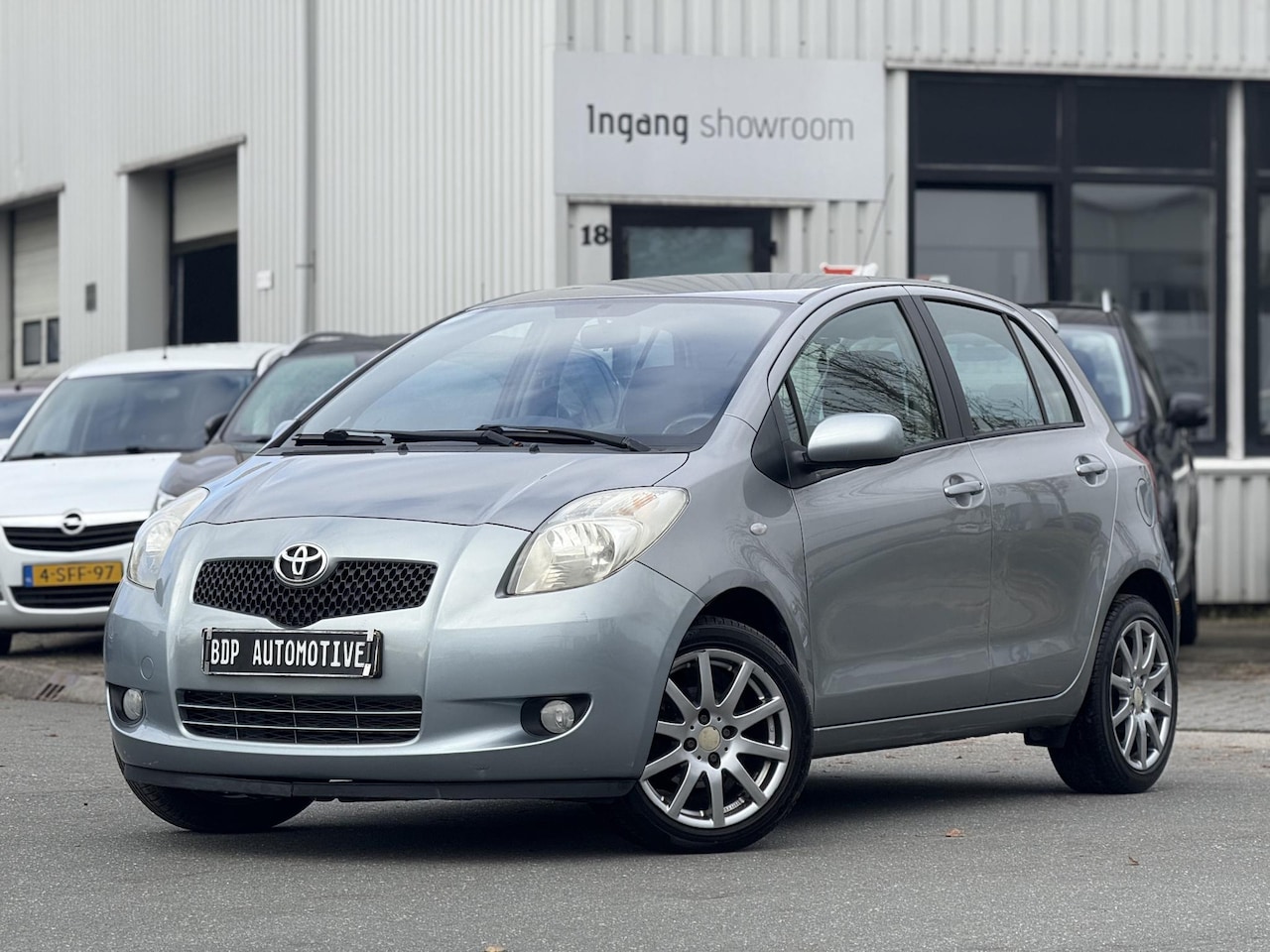 Toyota Yaris - 1.3 VVTi Sol MMT AUTOMAAT/1ste EIGENAAR/LAGE KM STAND/LEER - AutoWereld.nl
