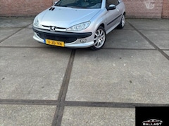 Peugeot 206 CC - 2.0-16V