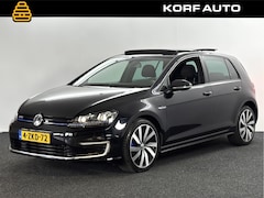 Volkswagen Golf - 1.4 TSI GTE / Pano / Camera / Nav